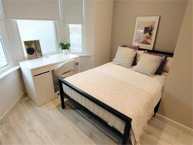 Flat for rent in Royal Borough of Kingston upon Thames, Greater London