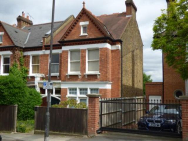 Flat for rent in Wimbledon Park, Greater London