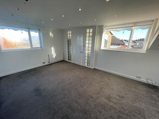 Flat for rent in Waddicar, Sefton