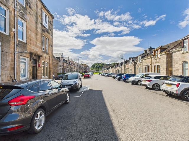 Flat for rent in Dumbarton, Scotland