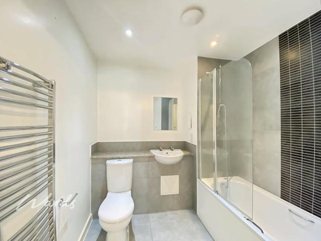 Flat for rent in Imperial Park, Midway