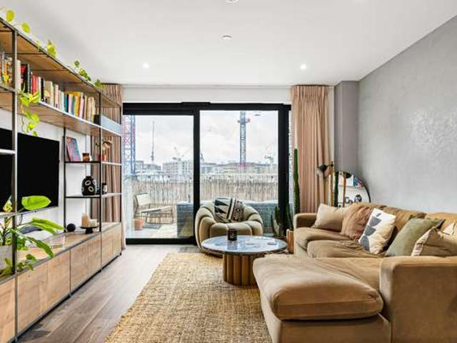 Flat for rent in Stone Studios, Greater London