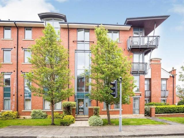 Flat for rent in Hough Green, Two Mills