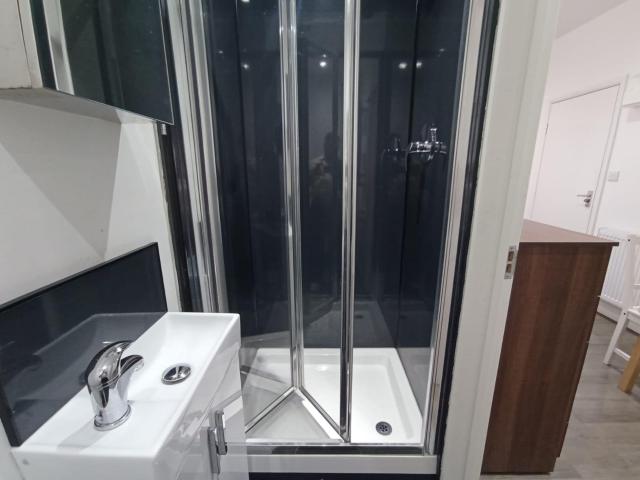 Flat for rent in Cricklewood, Brent