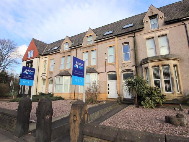 Flat for rent in Chesham, Bury