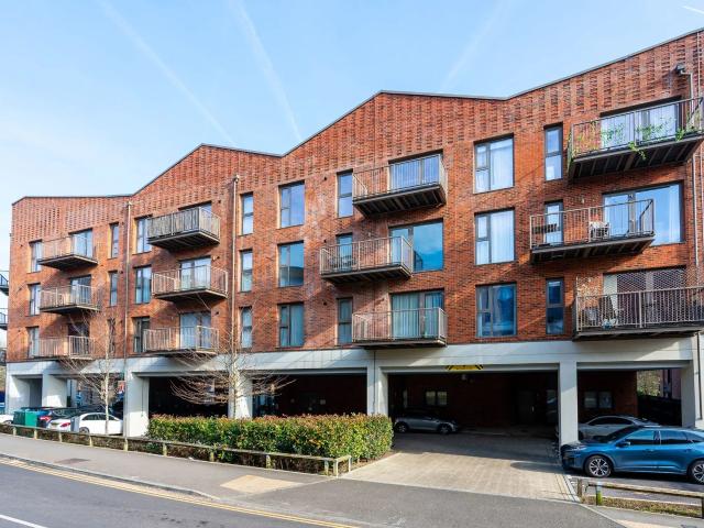 Flat for rent in Guildford Park, Westborough