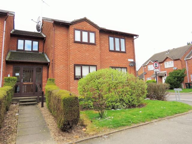 Flat for rent in Ball Hill, West Midlands