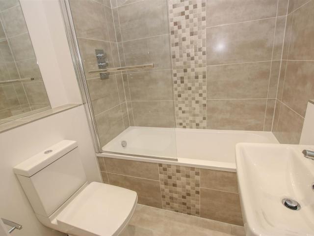 Flat for rent in Walton, Aylesbury