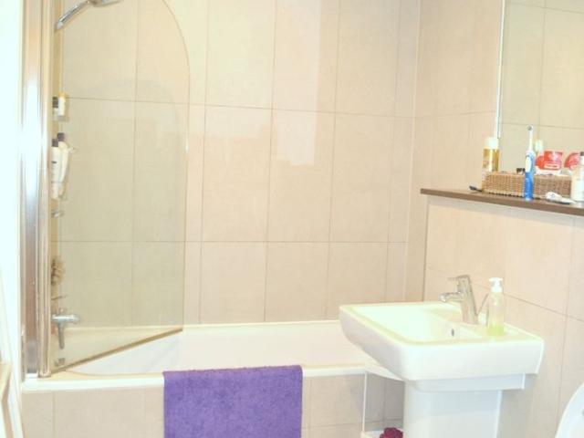 Flat for rent in Stockwell, Greater London