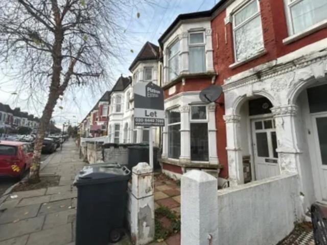 Flat for rent in Harringay Ladder, Greater London