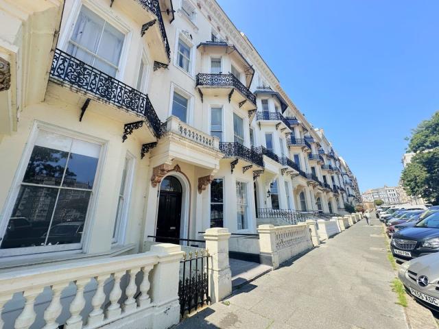 Flat for rent in Bohemia, Guestling Green