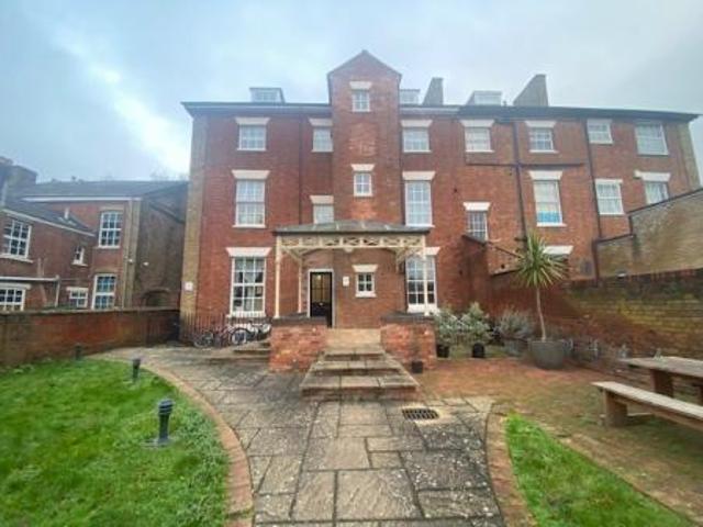 Flat for rent in New Bilton