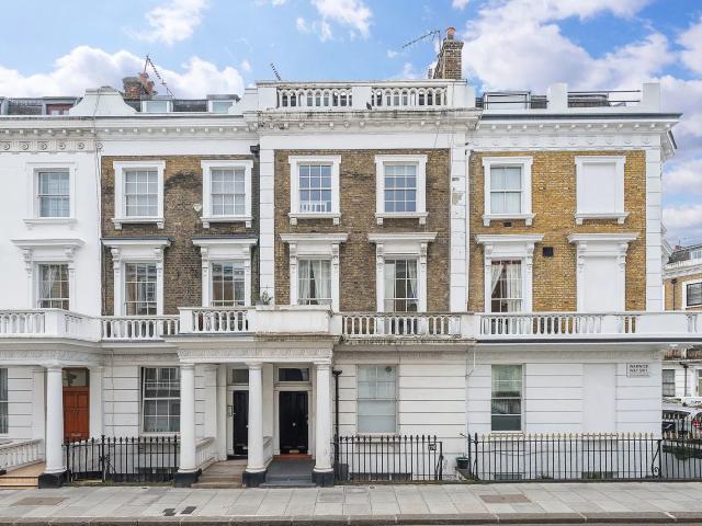 Flat for rent in Abbots Manor Estate, Pimlico