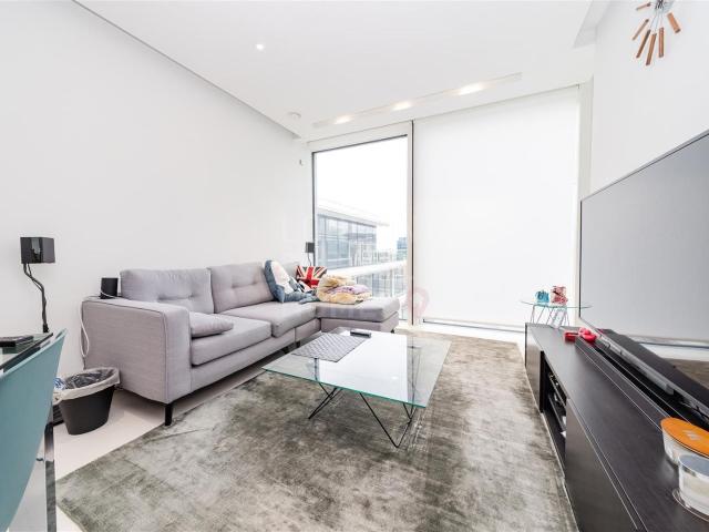Flat for rent in London Borough of Lewisham, Greater London