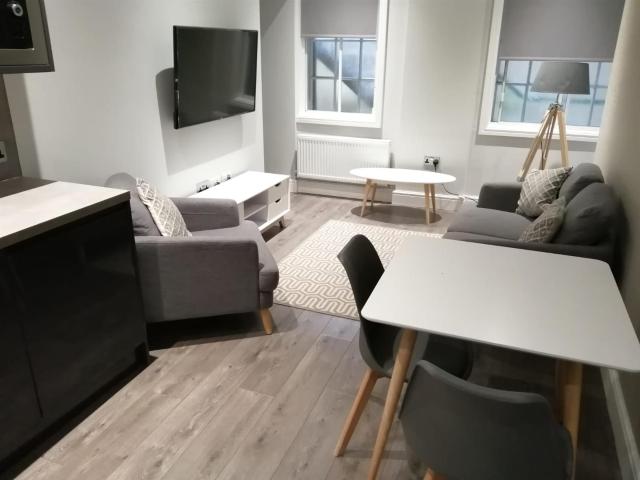 Flat for rent in Calderstones
