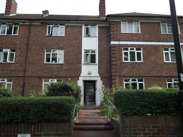 Flat for rent in New Southgate, Greater London