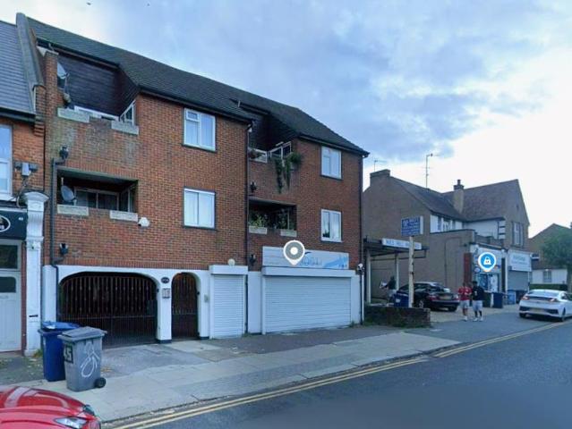 Flat for rent in Mill Hill, Greater London