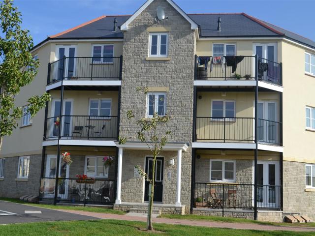 Flat for rent in Brandis Corner, Devon