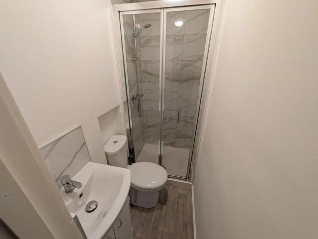 Flat for rent in Mill Hill, Greater London