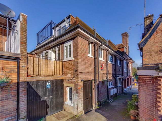 Flat for rent in Radlett, Hertfordshire