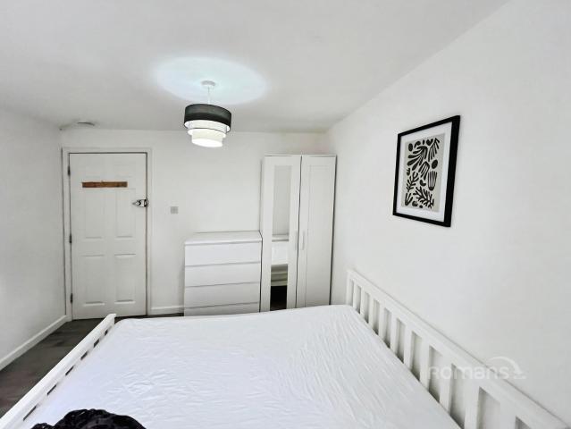 Flat for rent in Stanmore, Winchester