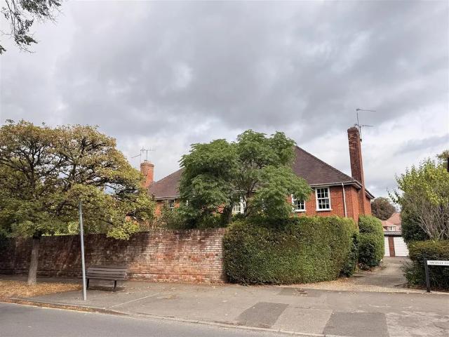 Flat for rent in Fairfield, Fole
