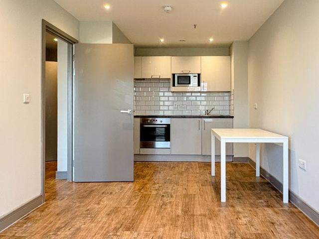 Flat for rent in Ringlestone, Midway