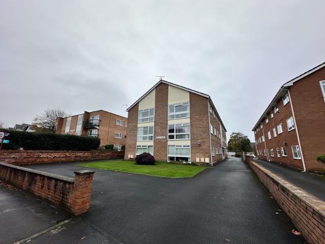 Flat for rent in Southport, Sefton