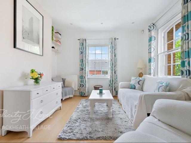 Flat for rent in Royal Borough of Greenwich, Greater London