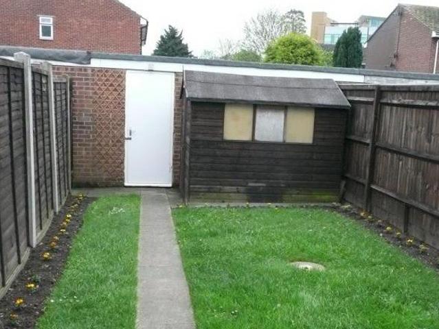 Flat for rent in Colnbrook with Poyle, Slough