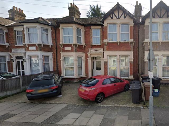 Flat for rent in London Borough of Redbridge, Greater London