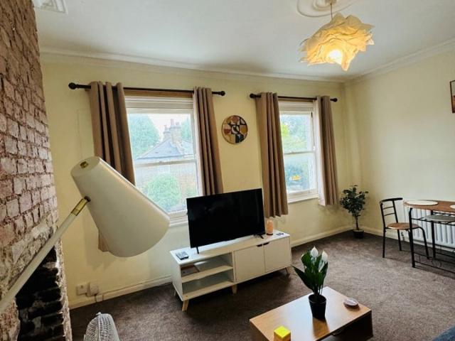 Flat for rent in Streatham, Streatham