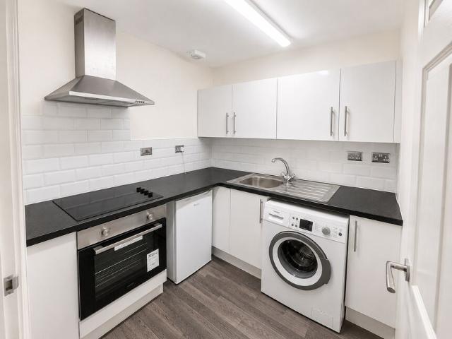 Flat for rent in Holton le Clay, Belleau