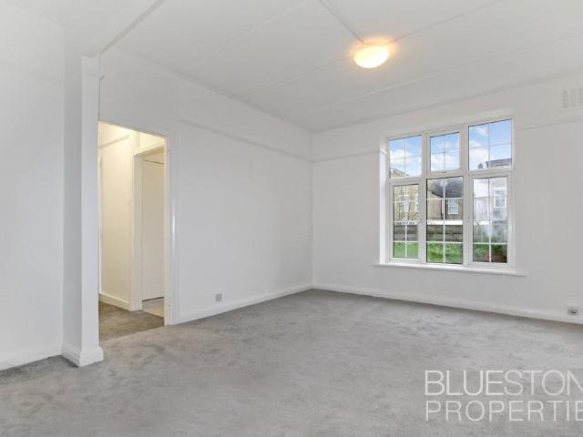 Flat for rent in London Borough of Croydon, Greater London