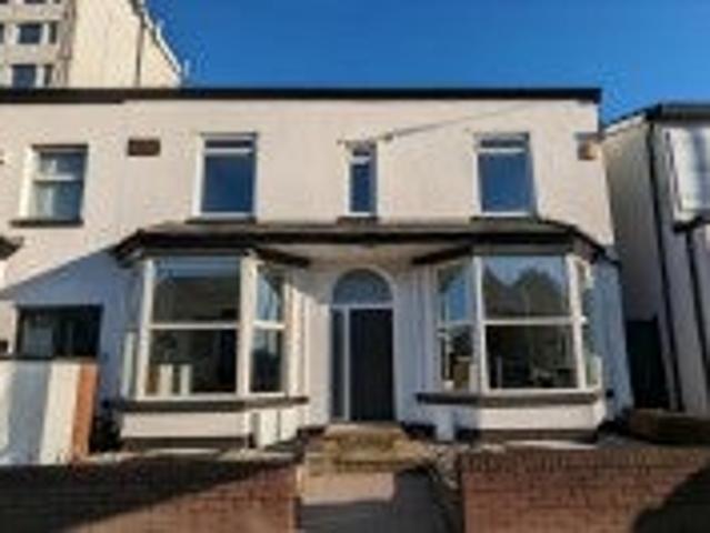 Flat for rent in Heaviley, Stockport