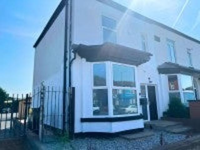 Flat for rent in Hazel Grove, Greater Manchester
