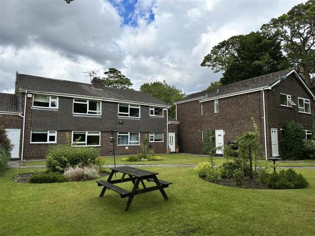 Flat for rent in Timperley, Trafford Park