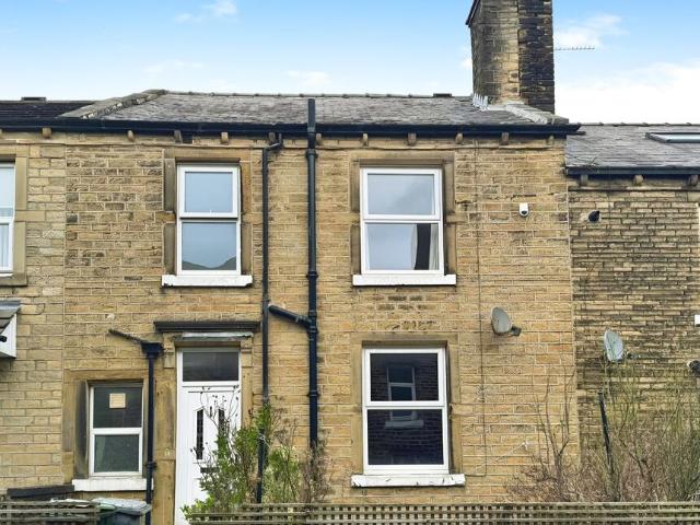 Flat for rent in Lindley, West Yorkshire