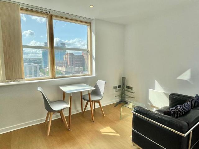Flat for rent in Holbeck, West Yorkshire