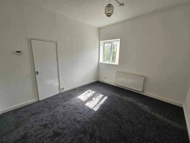 Flat for rent in Higher Broughton, Salford