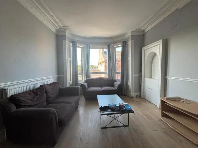 Flat for rent in Castlehead, Glenburn