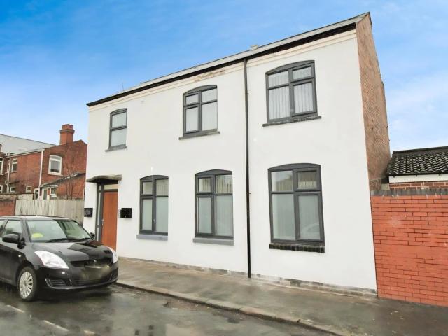 Flat for rent in Hillmorton Paddox, New Bilton