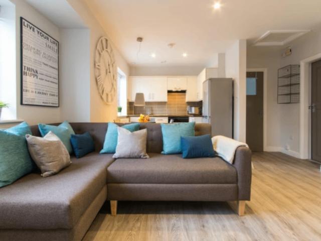 Flat for rent in Hyde Park, West Yorkshire