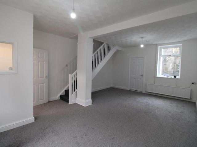 Flat for rent in Cwm Clydach, Clydach Vale