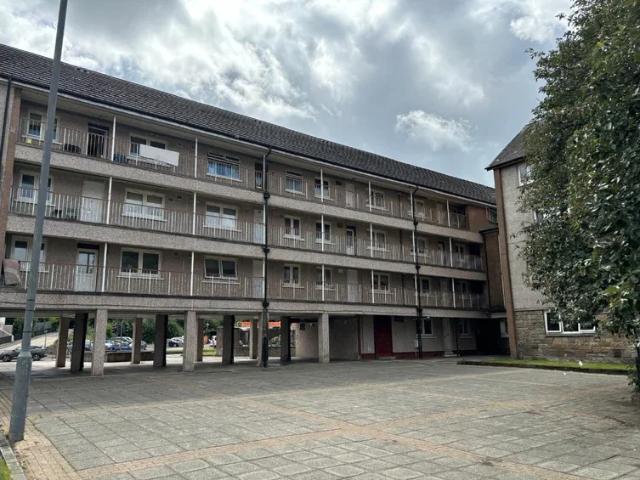 Flat for rent in Castlehead, Glenburn