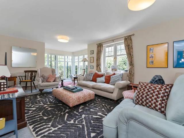 Flat for rent in Colinton, Scotland