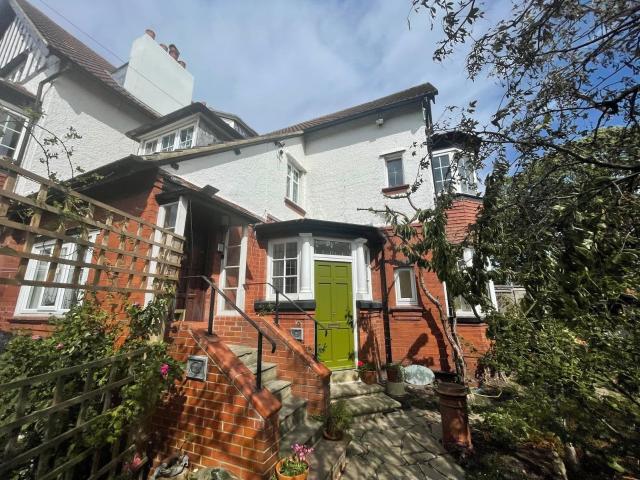 Flat for rent in West Park, West Yorkshire