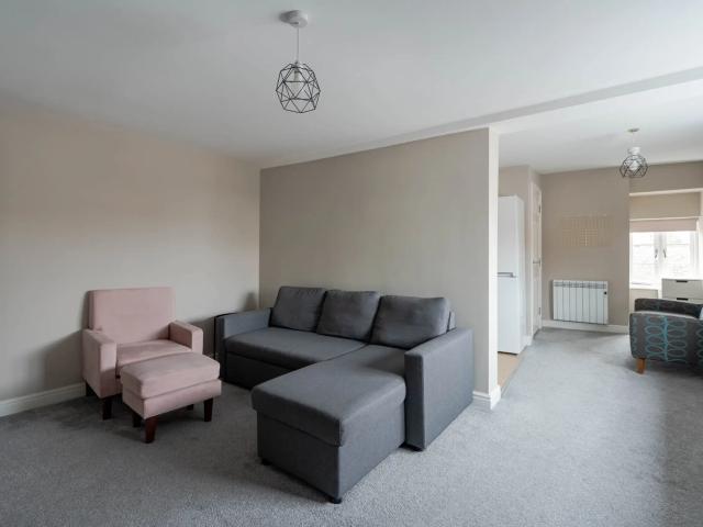 Flat for rent in Caldecott, Dromore