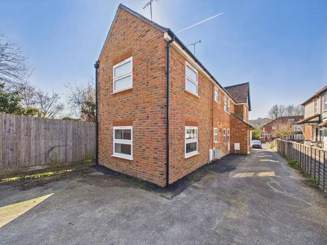 Flat for rent in High Wycombe Community Board, High Wycombe