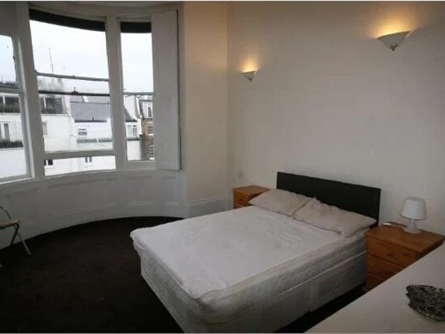 Flat for rent in Westbourne Green, Paddington